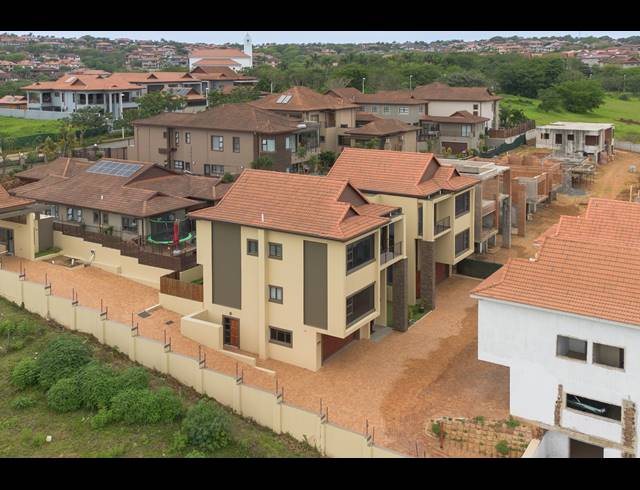 3 BEDROOM TOWNHOUSE FOR SALE IN IZINGA RIDGE